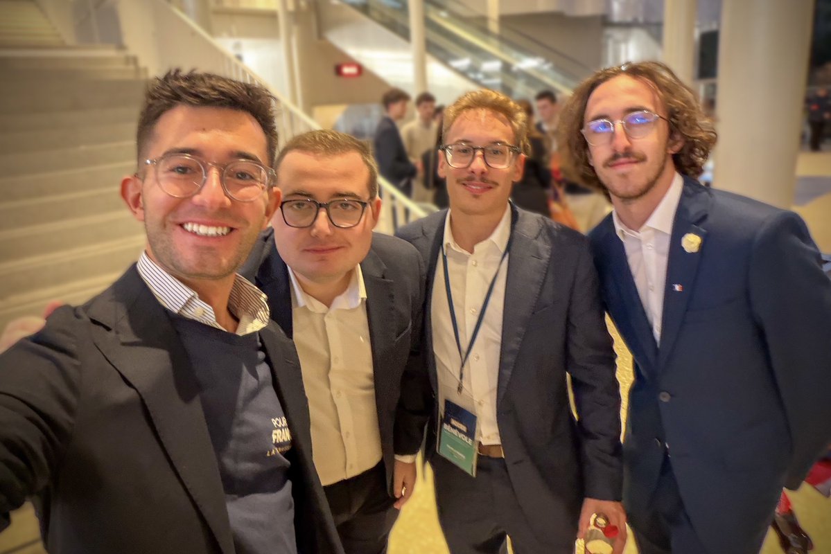 RNJ_47off's tweet photo. 🇫🇷 Le RNJ Lot-et-Garonne était présent ce week-end à Orléans pour le XIXᵉ Congrès du @RNational_off et le grand meeting de lancement de la campagne présidentielle !

🔥 Quelle ferveur, quelle énergie et quelle détermination aux côtés de @MLP_officiel et @J_Bardella ! #Marine2027 https://t.co/HwaBKCx50R