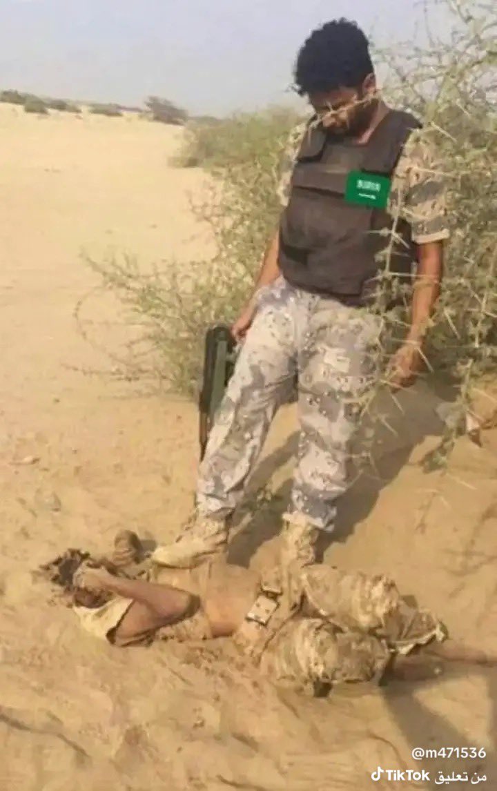 Dlt___612's tweet photo. @gentleman3631 @Moohd026 لقط جثثكم الكلاب قامت تاكلهم https://t.co/bayl2qt4jI