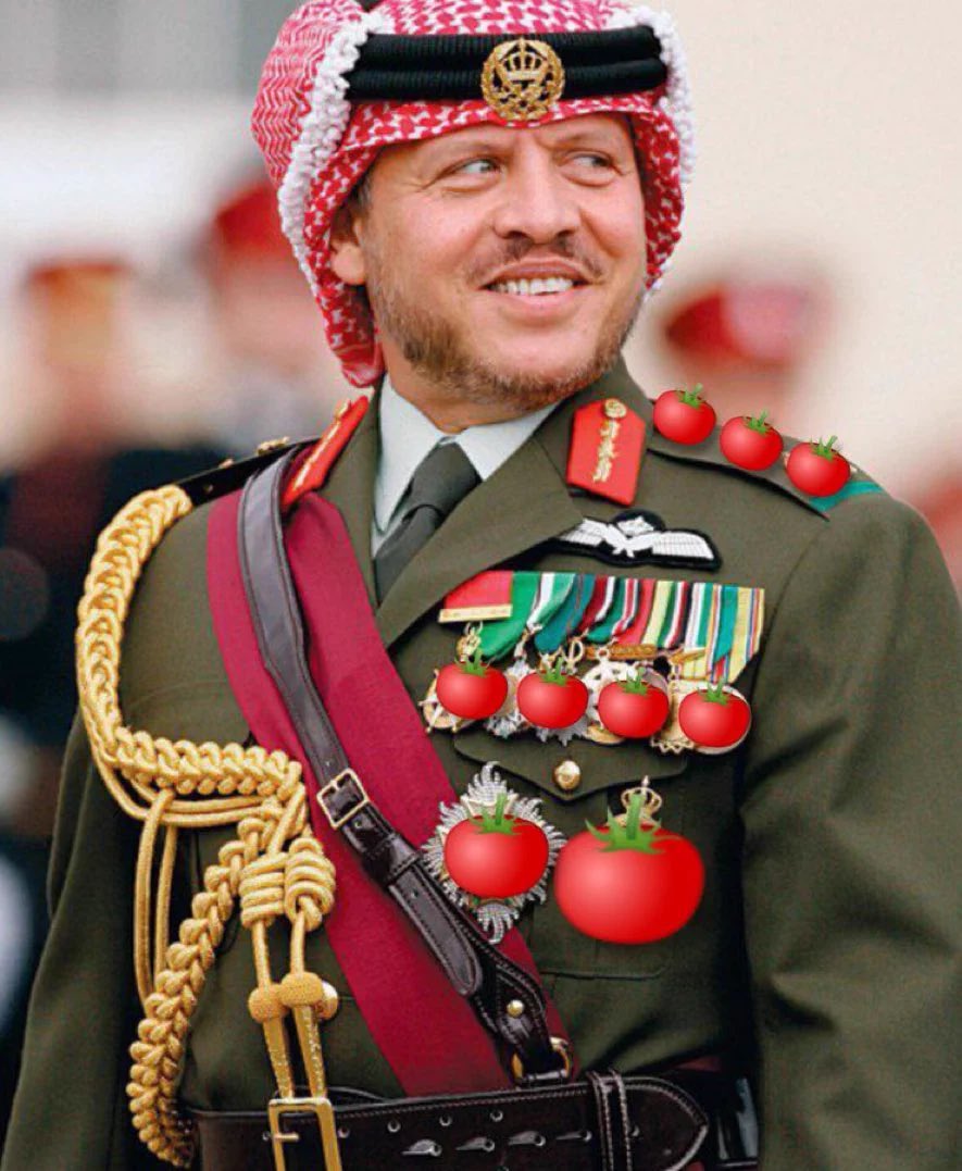 AbdullahElshrif's tweet photo. والله لقد بُلينا بكم 
لا يضربن أحدهم طلقة إلا بعدما يتحسس أمانه، فإن كانت في صدور لن تُحاسِب إذا فلنستعرض بطولاتنا، وإن كانت عند من لا يؤمن جنابه فجميعهم يشغلون وضع الحكيم المتريث بضبط النفس من أجل أمته، ألا لعنة الله عليكم أيها القتلة الفجرة، ورحمة الله على شهداء درعا المغدورين https://t.co/VmrLpPhUiH