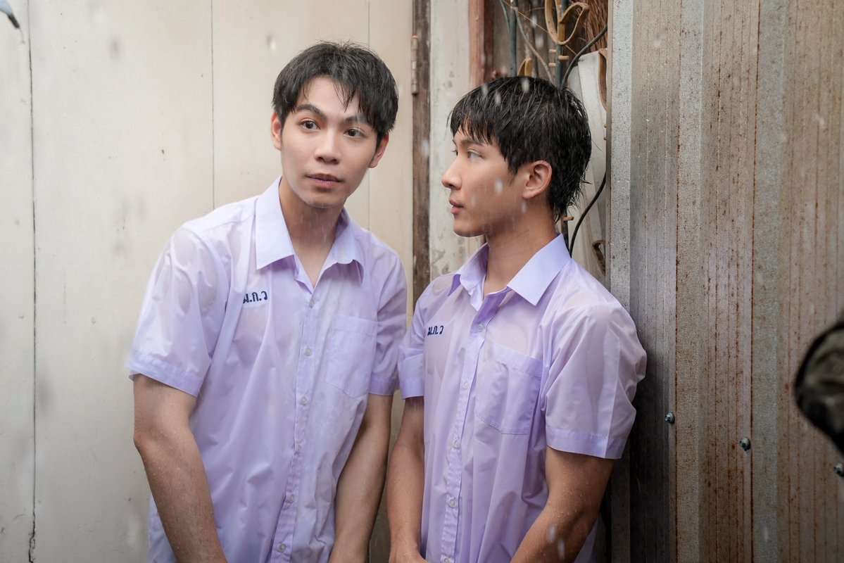 IVSBDragon's tweet photo. Q.10 อยากติดฝนไปกับคุนทุกวันเลยคับ☔️😶

#TheInvisibleDragon
#GMMTV
@Firstkpp @myktnw https://t.co/O6V6Ggc0GL