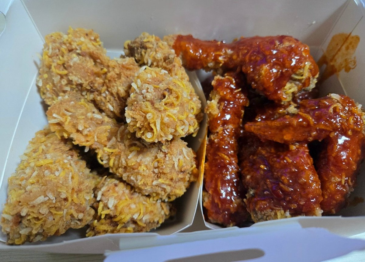 mogsolilo's tweet photo. 🐔 https://t.co/S8y0FptFI3