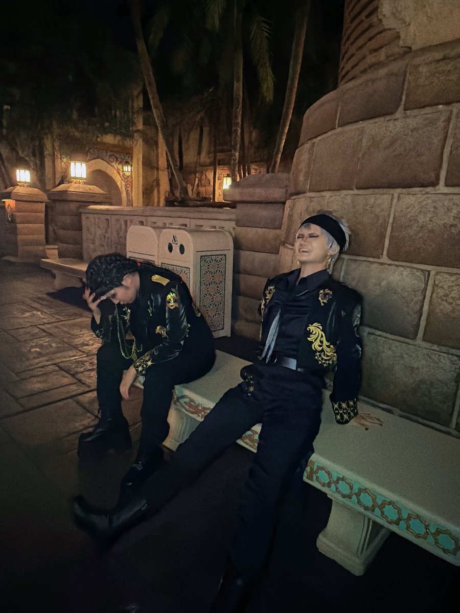 m_m_crash's tweet photo. 🦦"あーすっごい楽しかった！なあジャミル！"
🐍"………………(……疲れた)"

 #Dハロ仮装2026
 #Dハロツイステ https://t.co/gKsFrgg2s7