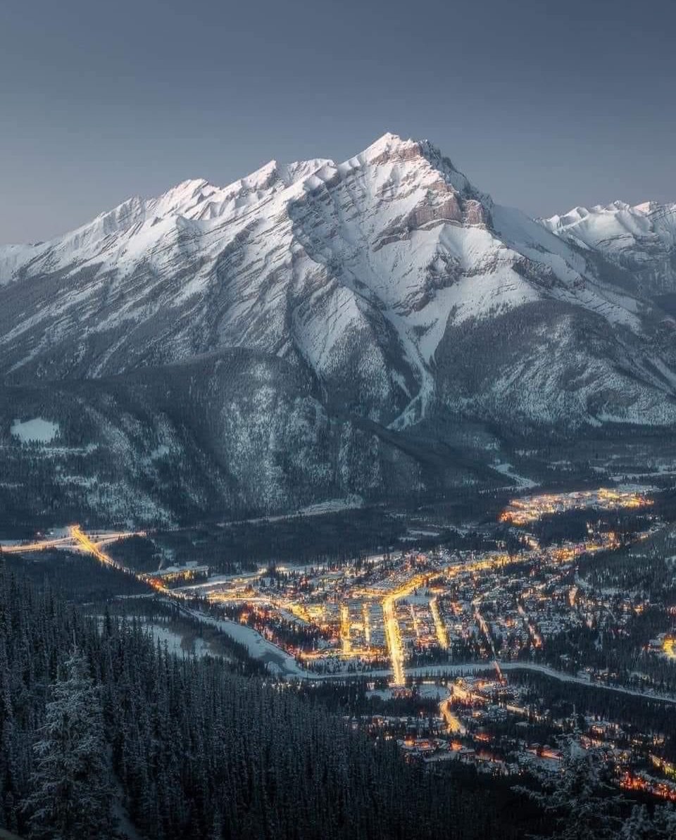 flower6260's tweet photo. Banff Alberta, Canada https://t.co/vYAsr6qWdk