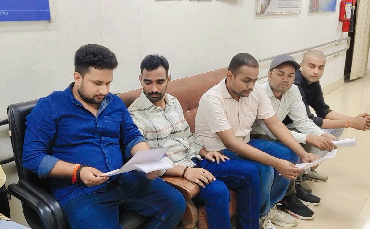 VishuYadav01's tweet photo. आज लखनऊ में बेसिक  विभाग के सर्वोच्च अधिकारियों से हुई महत्वपूर्ण वार्ता!

🔹 ग्रामीण नई शिक्षक भर्ती कब तक
🔹 UPTET 2.0
🔹 D.El.Ed 2024 बैच के साथियों की समस्याएँ

वार्ता से जुड़ी पूरी अपडेट थोड़ी देर में मेरे YouTube चैनल Vishu Yadav DELED पर दी जाएगी।

सभी साथी जुड़े रहें। 👍 https://t.co/Mf1tsyOZVl