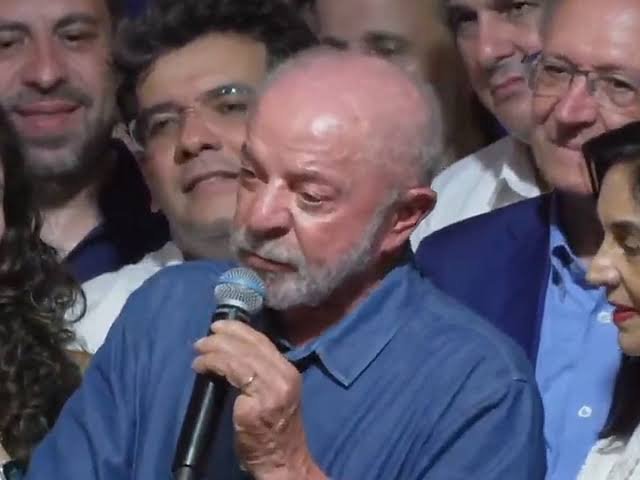 leolinshumor's tweet photo. - Cumpanhêros, eu cunversei aqui cum meus minixtro e a gente chegou na conclusão, de que não pricisamos dar auxílio pra ninguém, puquê nóis já tirou o país da pobreza https://t.co/zDWJExVDww