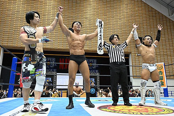 dragongate_hyo's tweet photo. 僕の尊敬する外道さんから3カウント取れて最高に気持ちよかったです🤍

あと、ティタンが暴走してたので岐阜で必ず勝ちます。

ガオー！🐆

#njsjtl https://t.co/FUUHzZ7vFp