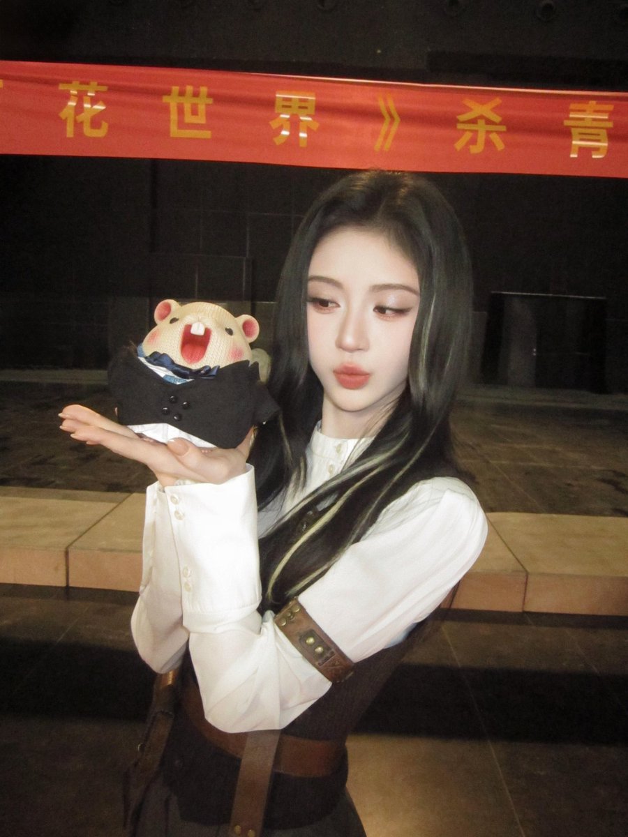 corazon_jy's tweet photo. 261027 쥐징이 오피셜 샤오홍슈 업데이트 (1/2)
#쥐징이 #鞠婧祎 #JuJingyi #จวีจิ้งอี
#만화세계 #万花世界 #WanhuaSin https://t.co/XNOqgyxjCQ