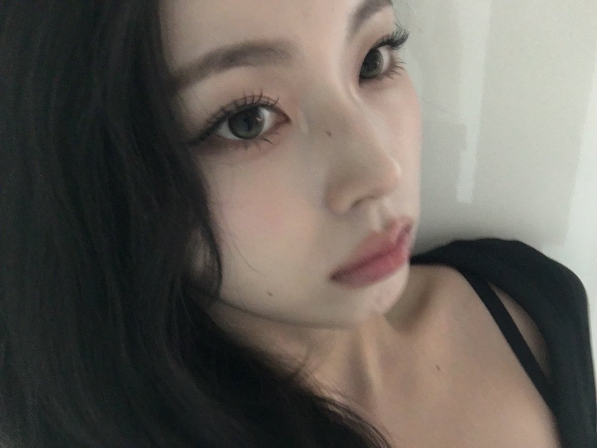 nmixxpics_'s tweet photo. (3/3) https://t.co/V8HAD7xzFO