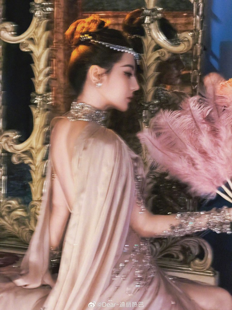 ANJL888's tweet photo. Dilraba Weibo Update: 选择困难所以都发一下🤣 (I couldn’t decide which one to choose, so I’m posting them all.🤣)

#Dilraba  #迪丽热巴 https://t.co/RDIo43rlDU