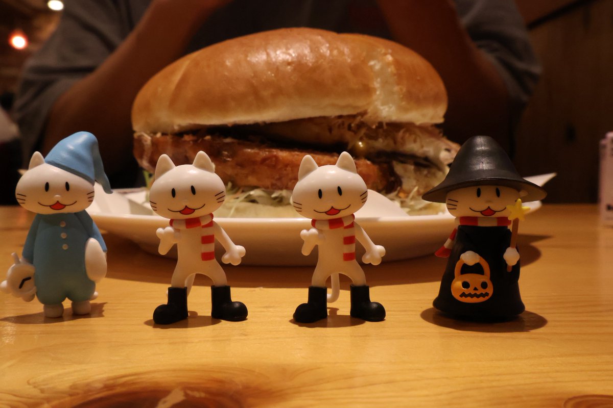 mbmp010203's tweet photo. #RatioClavis
仲間が増えていざ！挑む！

やっぱり無理かもと一旦背を向けてみる🍔 https://t.co/R1o4klhiuQ