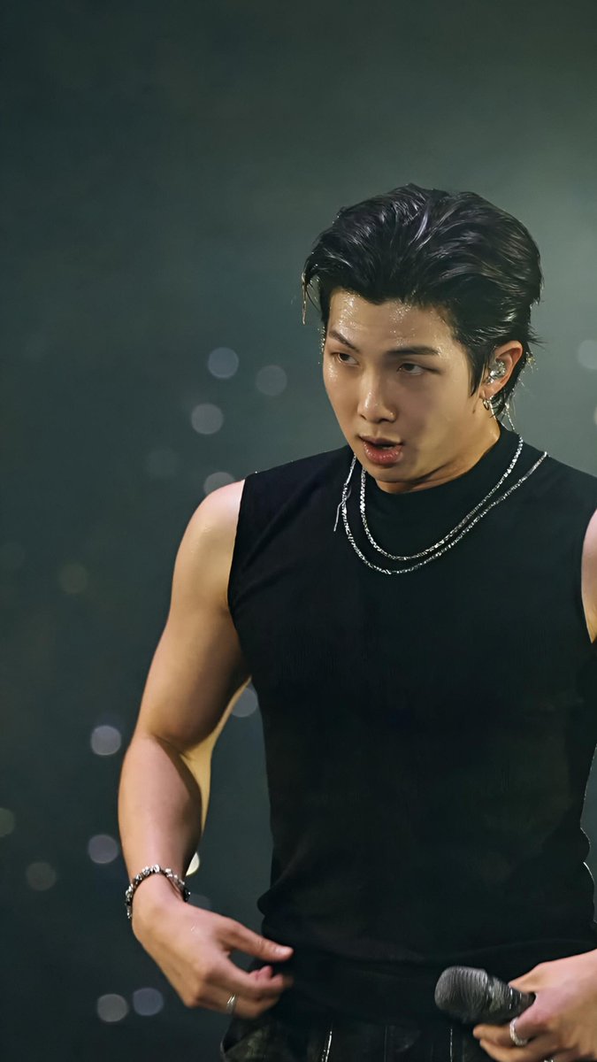 seoultoseven's tweet photo. my leader, my forever admiration RM 🐨 https://t.co/GSB8PHRcxf