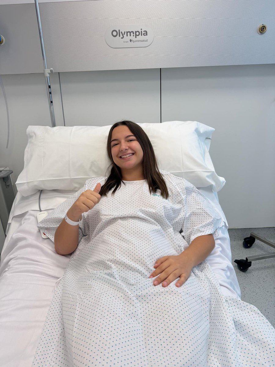 balonmanopetrer's tweet photo. 💪 ¡MUCHA FUERZA, ALEJANDRA! 💪

❤️‍🩹 Alejandra Madrigal 🏥 ha sido intervenida con éxito en la Clínica Quirónsalud Olympia de Madrid de su rodilla izquierda, realizándose una plastia del ligamento cruzado y una reparación de la raíz del menisco. 🦵❤️‍🩹

¡MUCHO ÁNIMO, ALEJANDRA! https://t.co/LiG7qhxFQk