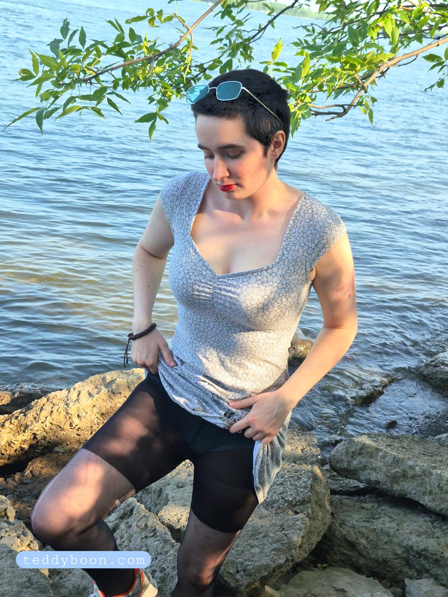 Myteddyboon's tweet photo. https://t.co/LS3JOUFzVj
A bit less scandalous than other photos I've put up, I'm actually wearing clothes lol! 

I've always lived where water was never too far, being surrounded by a lovely river. And boy oh boy it's good for photo opportunities ₊✩‧₊˚౨ৎ˚₊✩‧₊
#river #photoshoot