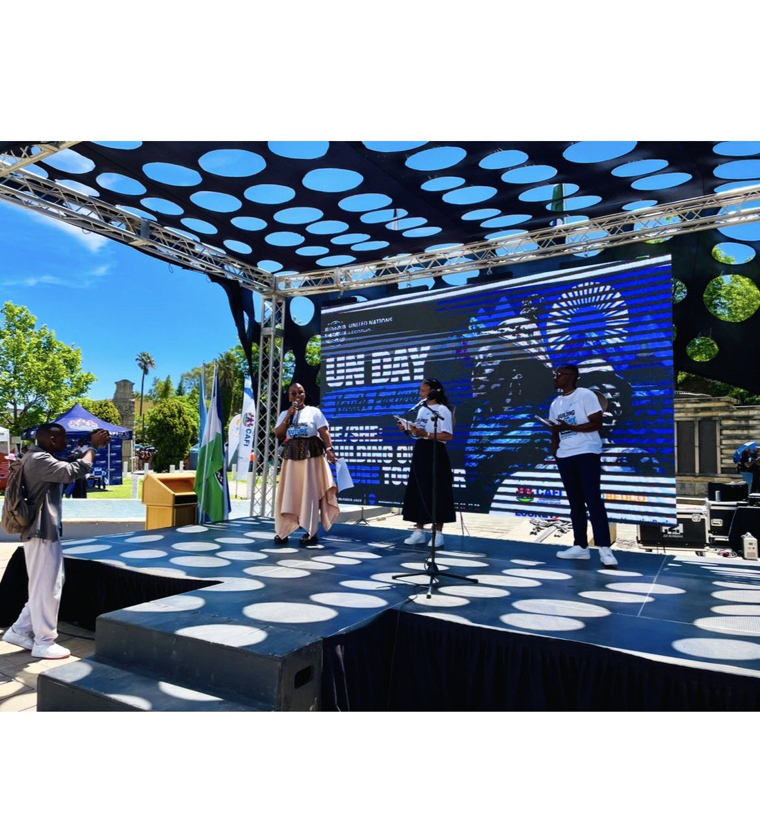Leadersofchang3's tweet photo. Thank you, @UNLesotho , for an enriching UN Day  Festival and creating opportunities for learning, meaningful connections, and collaboration. 🇱🇸🇺🇳🤝

#UNDay #MakoanyaneSquare #UNVolunteers #SDG17 https://t.co/Y5U43OatYk