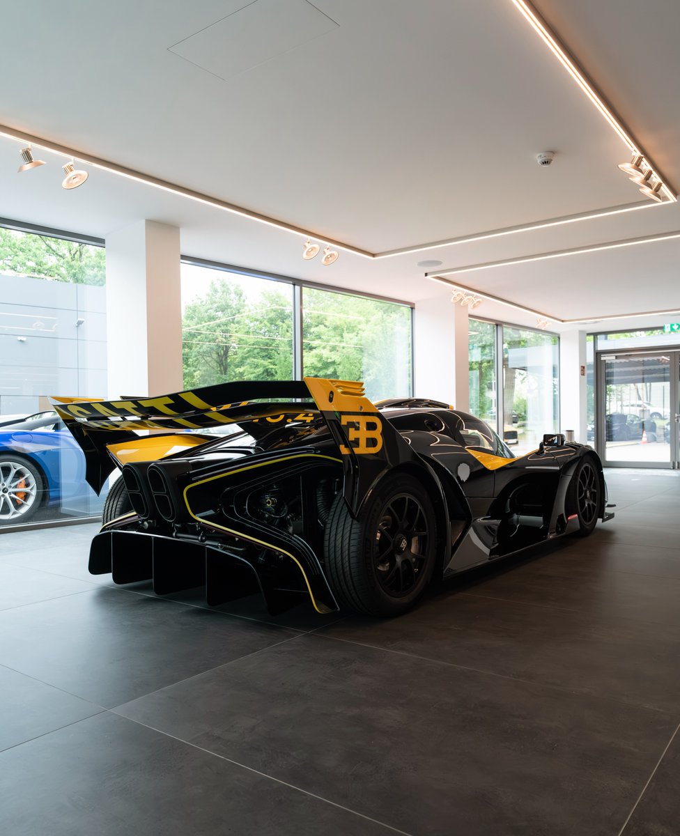 competitionreal's tweet photo. Bugatti Bolide 🐝 https://t.co/u7ISDkpMeL