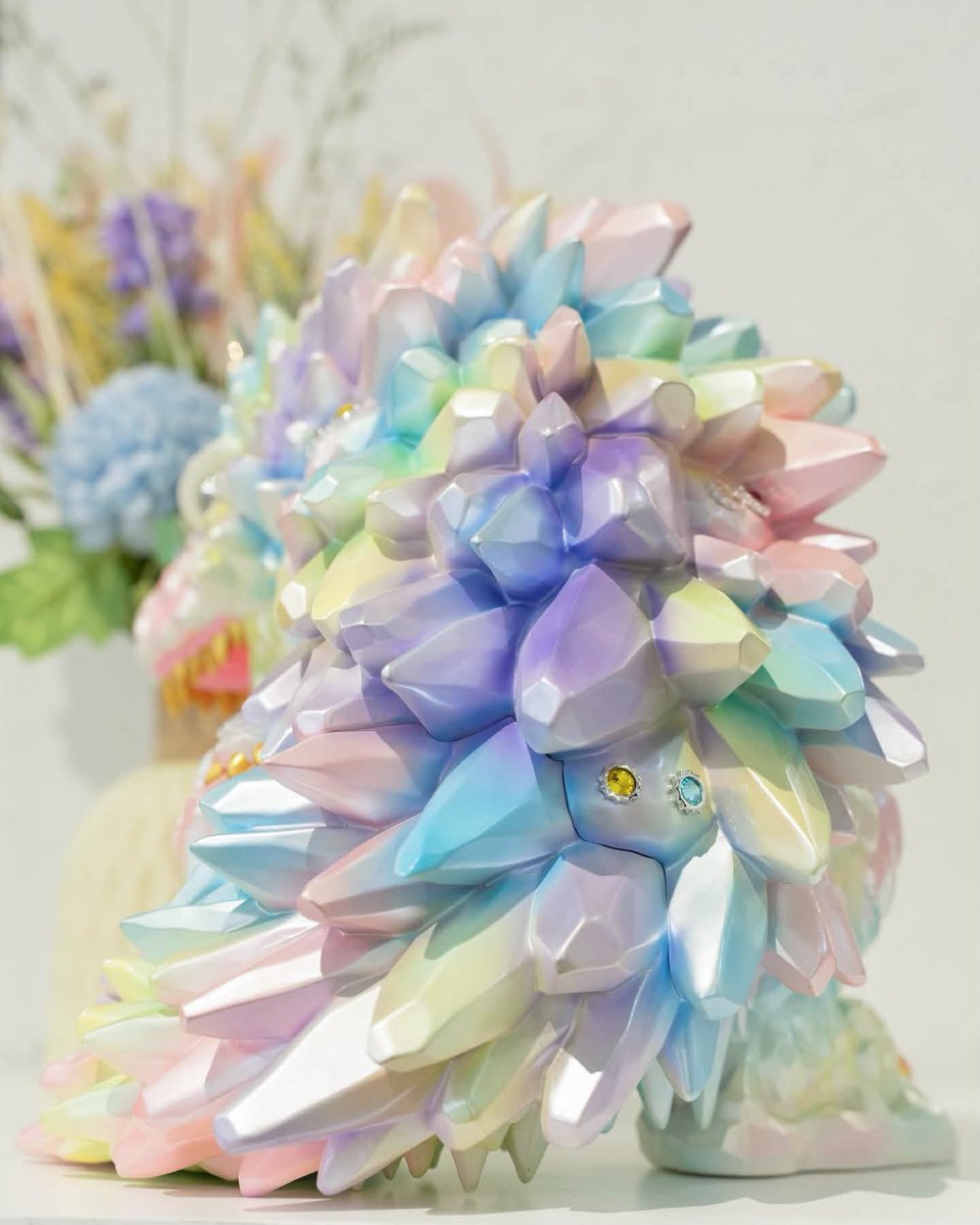 INSTINCTOY's tweet photo. Vortex Ice Vincent “Crystal Blossom” ＊Resin | Limited Edition of 33

Delicate yet powerful, Crystal Blossom transforms the fierce presence of Vortex Ice Vincent into something dreamy, elegant, and fantastical🌸

✨ 10月抽選販売 ✨
10月29日より応募受付を開始いたします。この機会をぜひお見逃しなく。

✨ October Lottery Sale ✨
Applications will officially open on 29th October. Don’t miss this special opportunity.

✨ 10月抽選銷售 ✨
將於10月29日正式開放報名。敬請把握這個特別機會。

#INSTINCTOY #VortexIceVincent #IceVincent