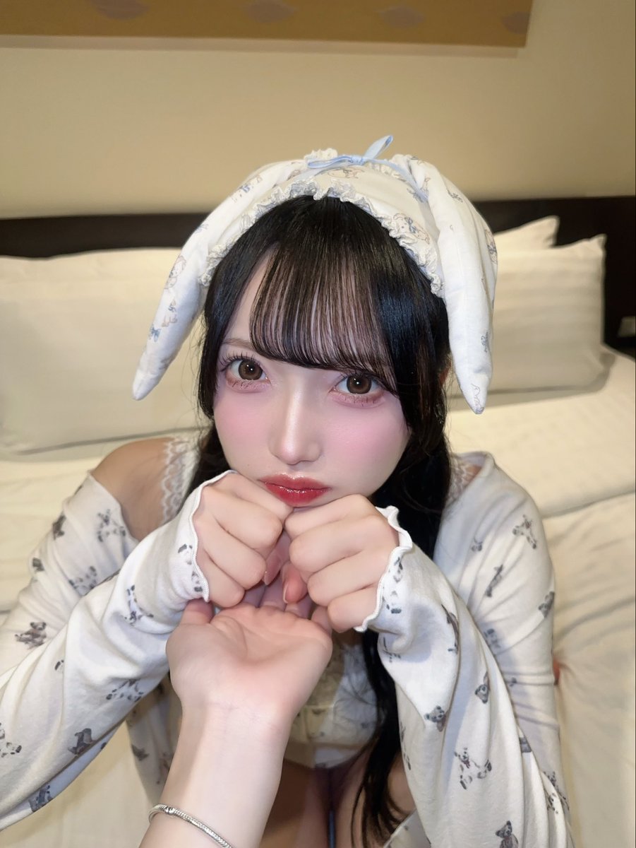 Maaya_FESTIVE's tweet photo. 撫でて〜🐰 https://t.co/c9z5RysyqK