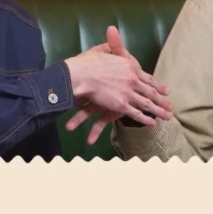 teevithe's tweet photo. DEW UDAH GA TAHAN BANGET ITU!!! NYENTUH DIKIT ITU PASTI IH GREGET GUE😭🔨

DEWTEE BURGER KING LIVE

#BKSuperKingFishxDewTee
#BurgerKingTH

from this                                               to this https://t.co/OXdsOmI2m1