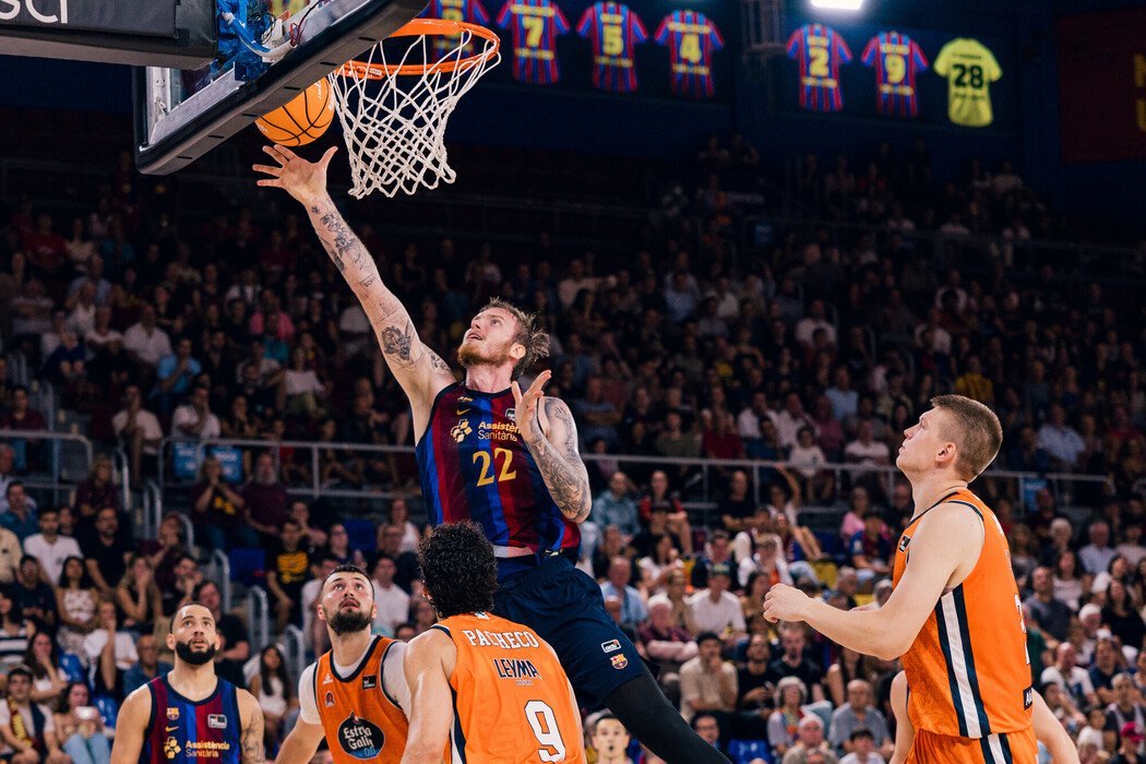 webEncestando's tweet photo. Horarios en la Euroliga: Baskonia, Real Madrid, Barça y Valencia Basket afrontan desde esta noche otra doble jornada https://t.co/Jh7LHvHk7T https://t.co/B5zs3V4S27