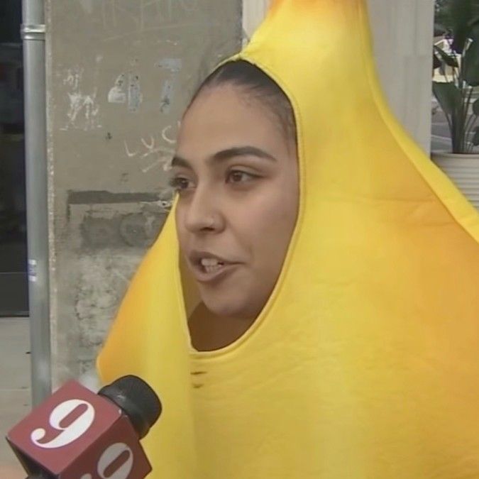Dexerto's tweet photo. A Florida woman dressed as a banana has gone viral after reporting a car crash at an Orlando restaurant

The restaurant later tracked her down and rewarded her with a free meal https://t.co/Kizf5s8DBm