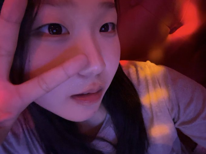 wa_jq's tweet photo. 예뻐지고싶네... 
#울산 #셀카 #친구 #맘눌뎀 https://t.co/t0I3JPYA0H