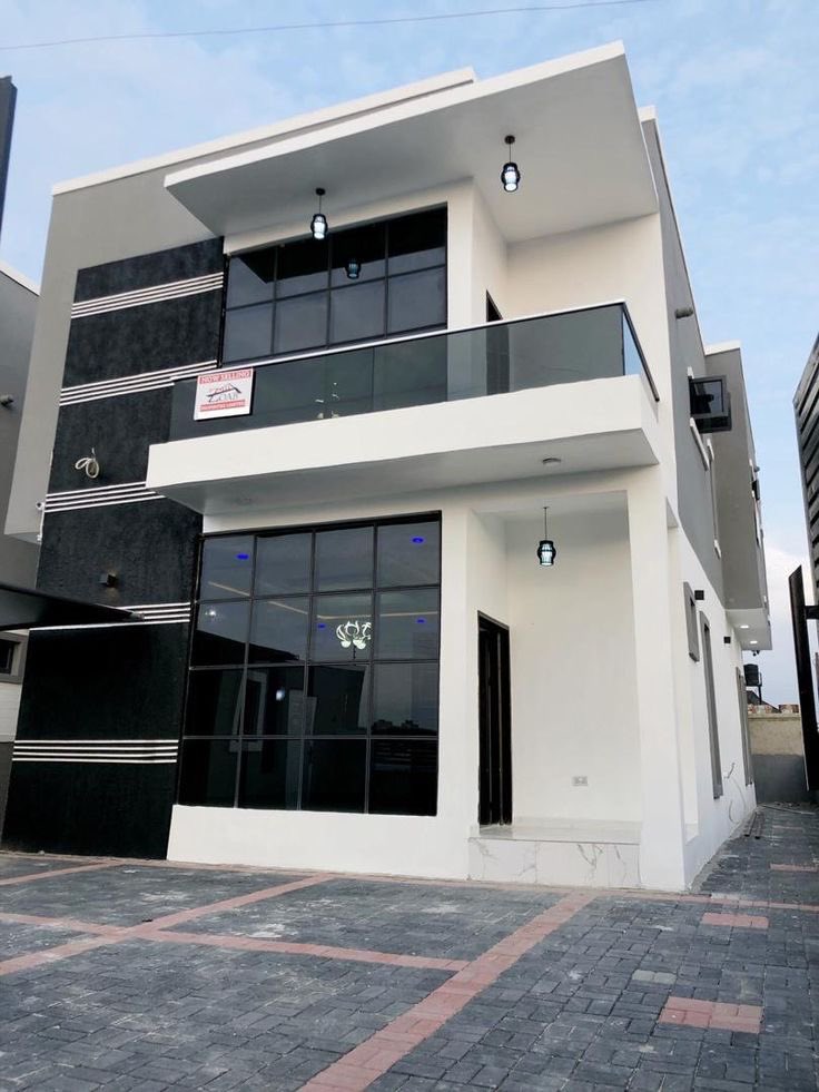 hope_lee_1's tweet photo. Would you buy this house for ₦60 million? https://t.co/3VFjlGL86o