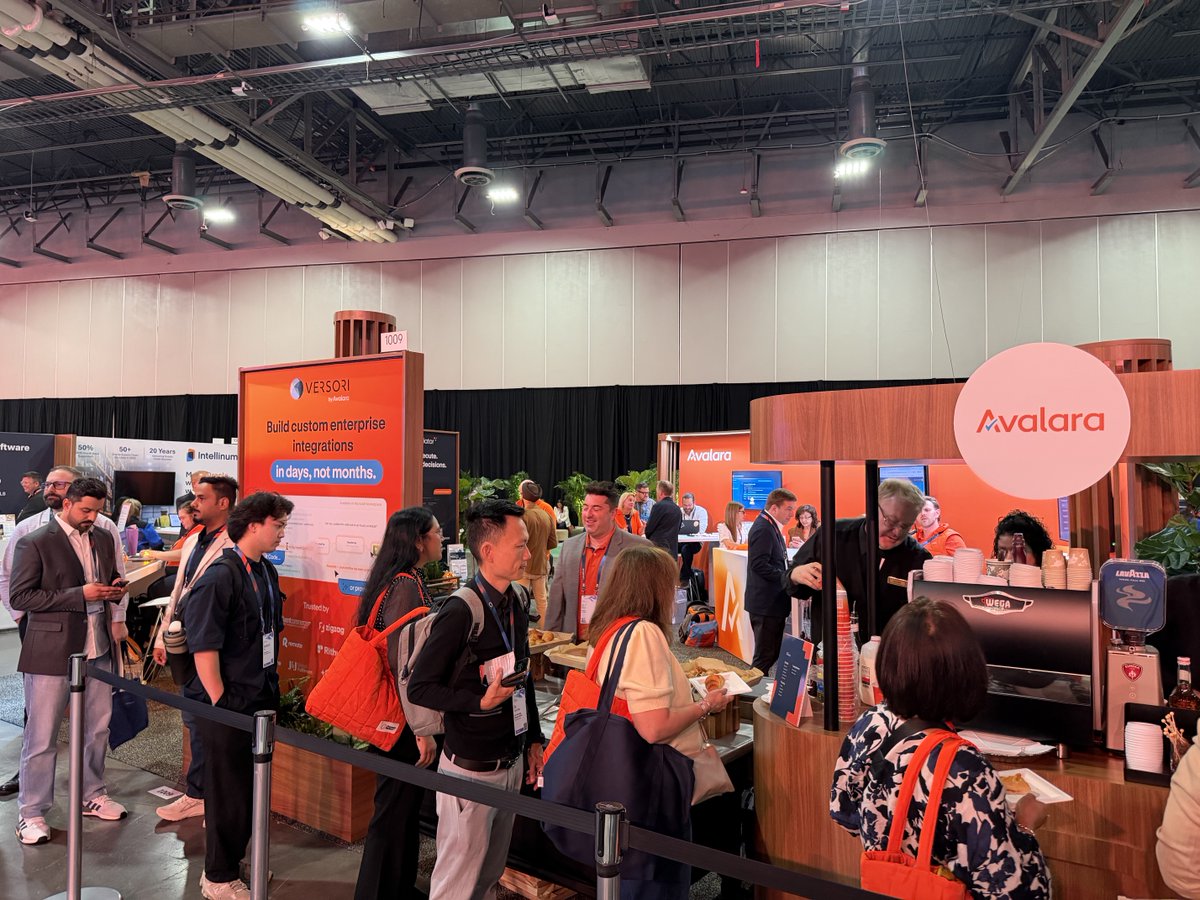 avalara's tweet photo. Vegas! There are several chances to meet us!

#AIWorld Booth 1009
#SuiteWorld Booth 604
#IntuitConnect Booth 4 https://t.co/4jWH1cuEtt