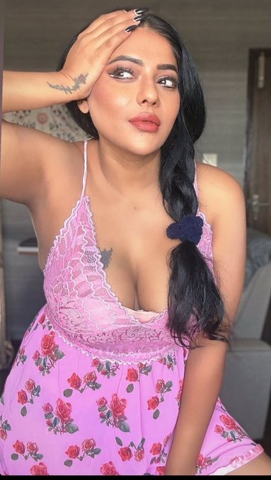 MrCapitanoo1's tweet photo. Mother Reshma🥵 https://t.co/FQZcVFqwxR