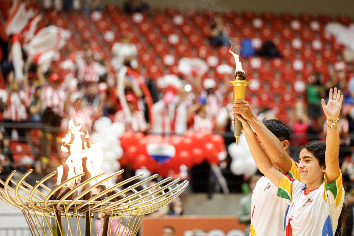 PresidenciaPy's tweet photo. El presidente de la República, Santiago Peña, inauguró oficialmente los Juegos Nacionales de Olimpiadas Especiales Paraguay 2026, una cita que reúne a 1.000 atletas listos para darlo todo en las competencias. https://t.co/TsP5Nf4ram