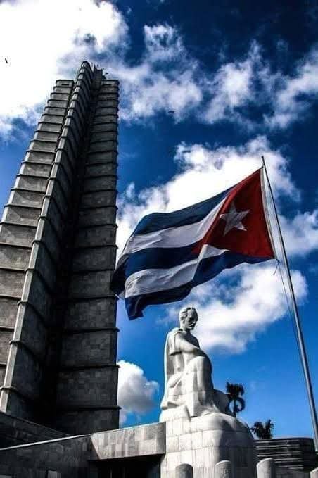 Saunders670304's tweet photo. Ninguna política hacia #Cuba debe articularse sobre la base de presiones electorales, chantajes y cálculos coyunturales de corto plazo.  La historia nos demuestra que el entendimiento siempre es posible por encima de la confrontación.
#SantiagoDeCuba https://t.co/zURCvShfvr