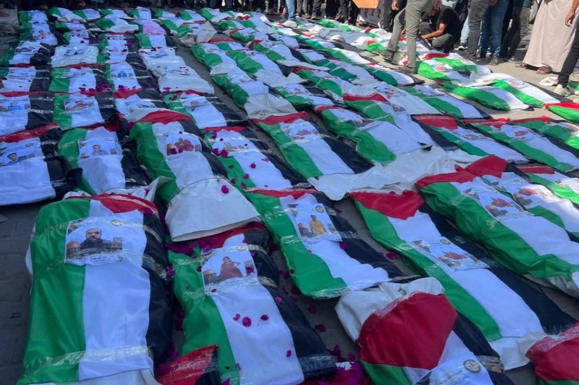 Rico080396's tweet photo. @LouFrance75 Pauvre fille le drapeau du Hamas Je n ai jamais autant ri ça fait du bien  🤣🤣🤣🤣🤣🤣🤣 ça se voit que tu n y connais rien et que tu n as jamais foutu un pied en PALESTINE https://t.co/G2GHJvbOsX