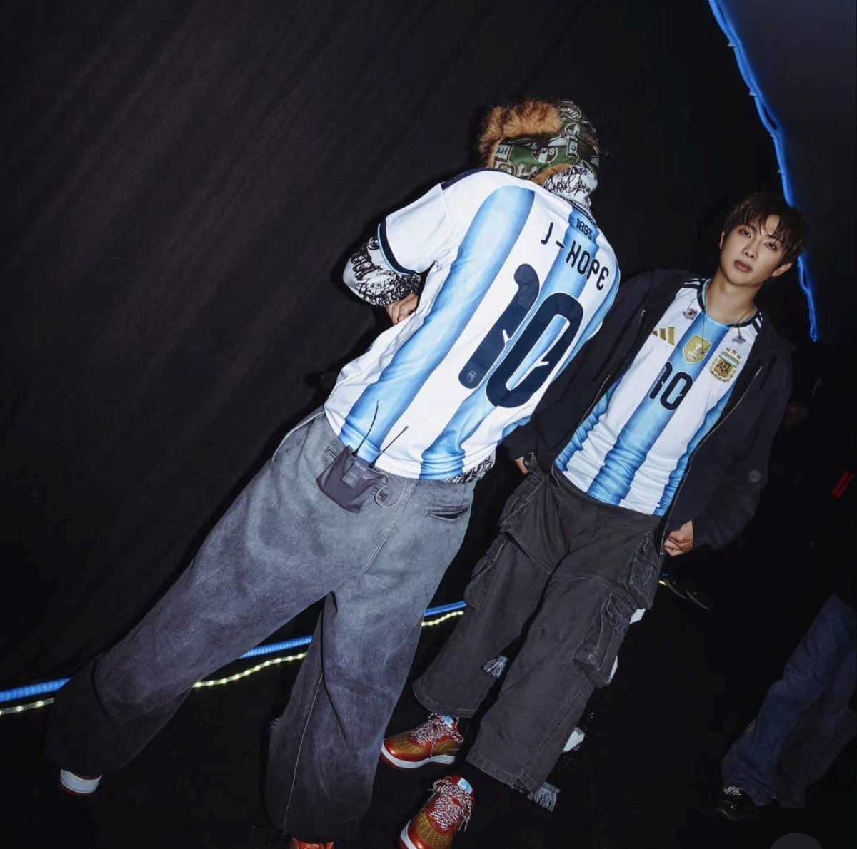 outrowingstd's tweet photo. este CHAD salio con una camiseta diferente en cada fecha y todas de messi y ENCIMA las compró él 🙏🏻🙏🏻🙏🏻🙏🏻 cosas que no se olvidan https://t.co/biih37QRv1