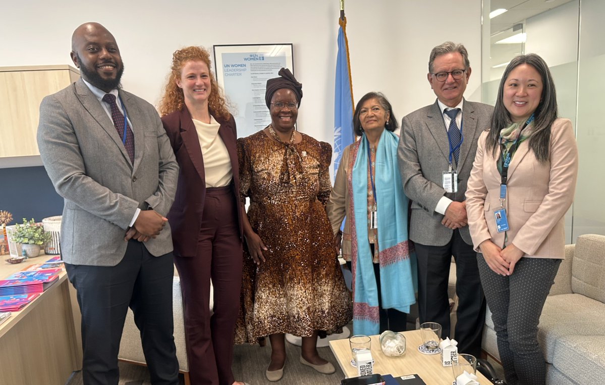 UNCHRSS's tweet photo. 🔵 Peace cannot be built on women’s suffering

Discussed conflict-related sexual violence, accountability &amp; women’s meaningful participation, with @UN_Women Deputy Executive Director Nyaradzayi Gumbonzvanda

Women must shape #SouthSudan’s future — not be silenced by its conflict https://t.co/UjsejXM1lI