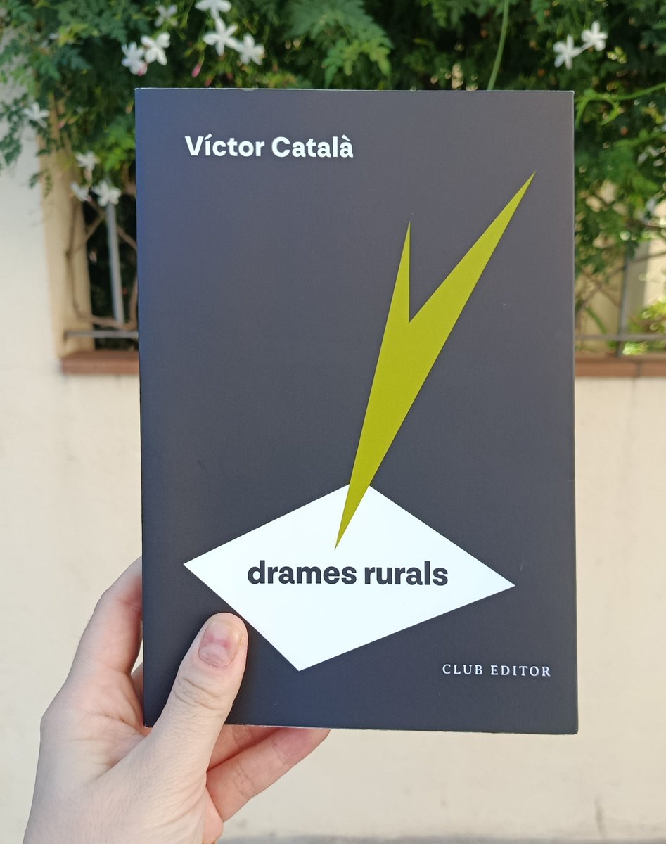 martacava's tweet photo. No deixarà mai de semblar-me increïble que la Víctor Català no només trenqués amb la idea que "les dones no podien escriure", sinó que ho fes amb les històries més ferestegues i dures de l'àmbit rural https://t.co/FfdJePAdIq