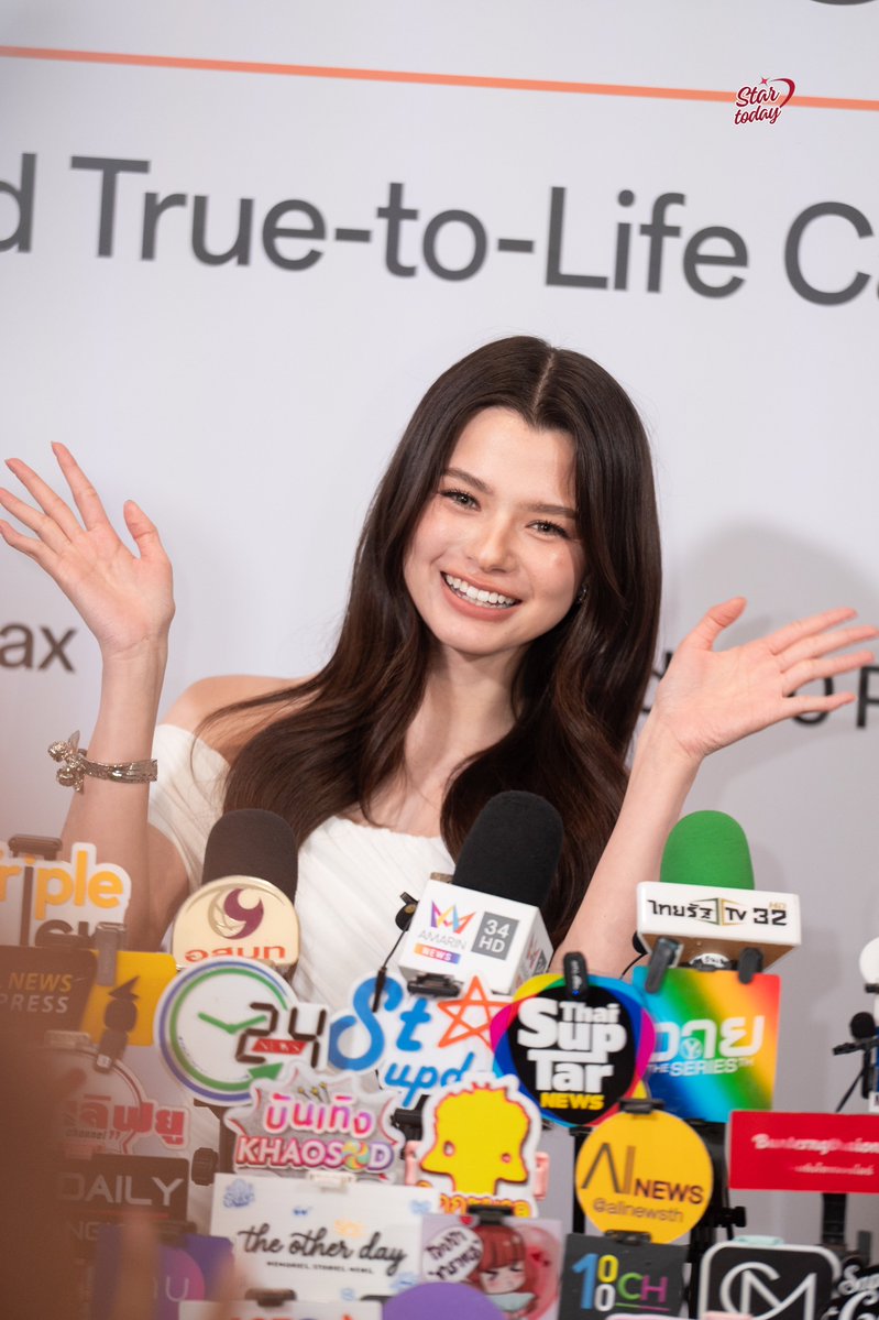 StarTodayEnt's tweet photo. ช่วงสัมภาษณ์สื่อ “เบ็คกี้ รีเบคก้า” ในงาน OPPO Find X10 Series Launch Event

REBECCA OPPO FIND X10
#OPPOFindX10SeriesTHxBecky
#beckysangels
#กล้องHasselbladสีสันสมจริง
#กล้องHasselblad200MPชัดทุกระยะ https://t.co/4jHblDSCPH