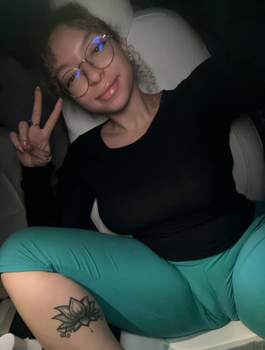 ZarianaTravhtb's tweet photo. I am looking for whom to worship my pussy and bury his face on me ❤️🥰🤪🤪 https://t.co/0U8HnUXHER
