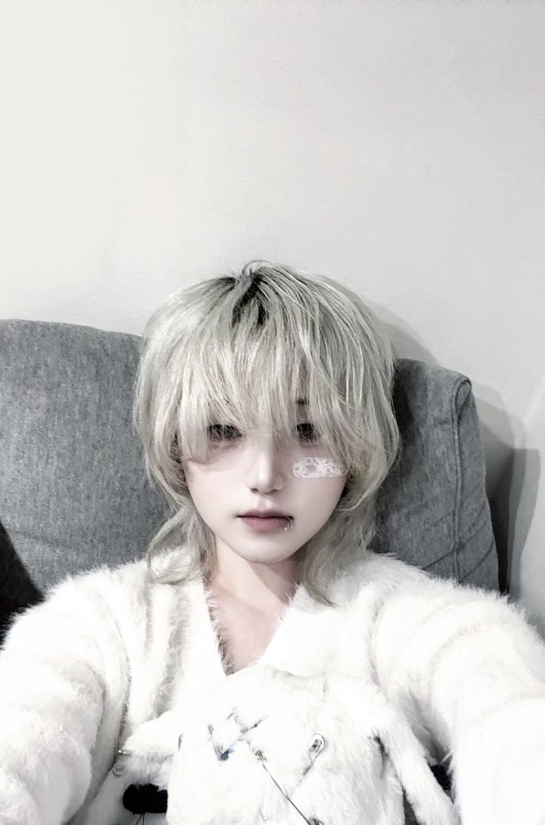 ryuma_x77's tweet photo. #自撮り界隈 #地雷系 #日常垢
新しいスタイル　^_−☆ https://t.co/7uNz0la0Gz