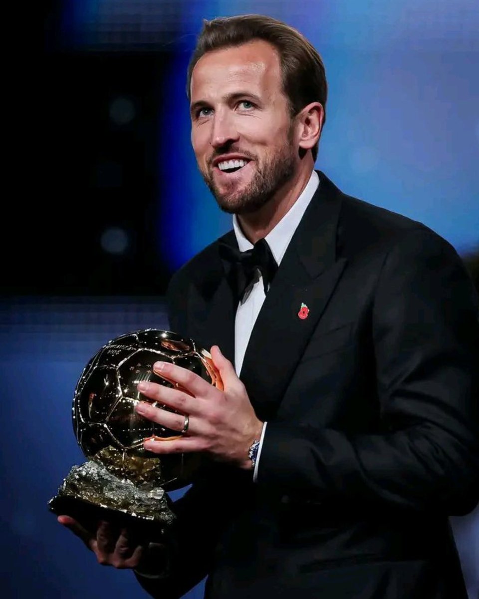WinnaFC's tweet photo. 🚨| BREAKING: Bayern Munich are set to honour Harry Kane with a customised golden number on his jersey in their next match. 🏆👑 https://t.co/tZpWyRUuHK