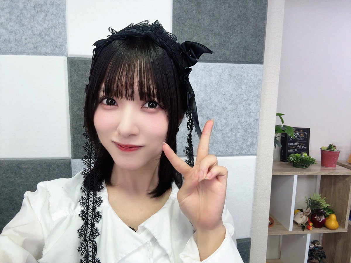 SAKI_MIYASHITA's tweet photo. 本日も #宮下SC ご視聴下さりありがとうございました❕

すこしハロウィン要素〜な回をお届けできてうれしかったです🦇⟡.·

そして今回の『7days』では、皆さんの閃きそしてスタッフさんの閃きもあり、予想外の展開が、、!!💭
5回目の配信こそは大きく物語が動きそうです😳❕

次回をお楽しみにです🫧 https://t.co/XP4OLPrkoi