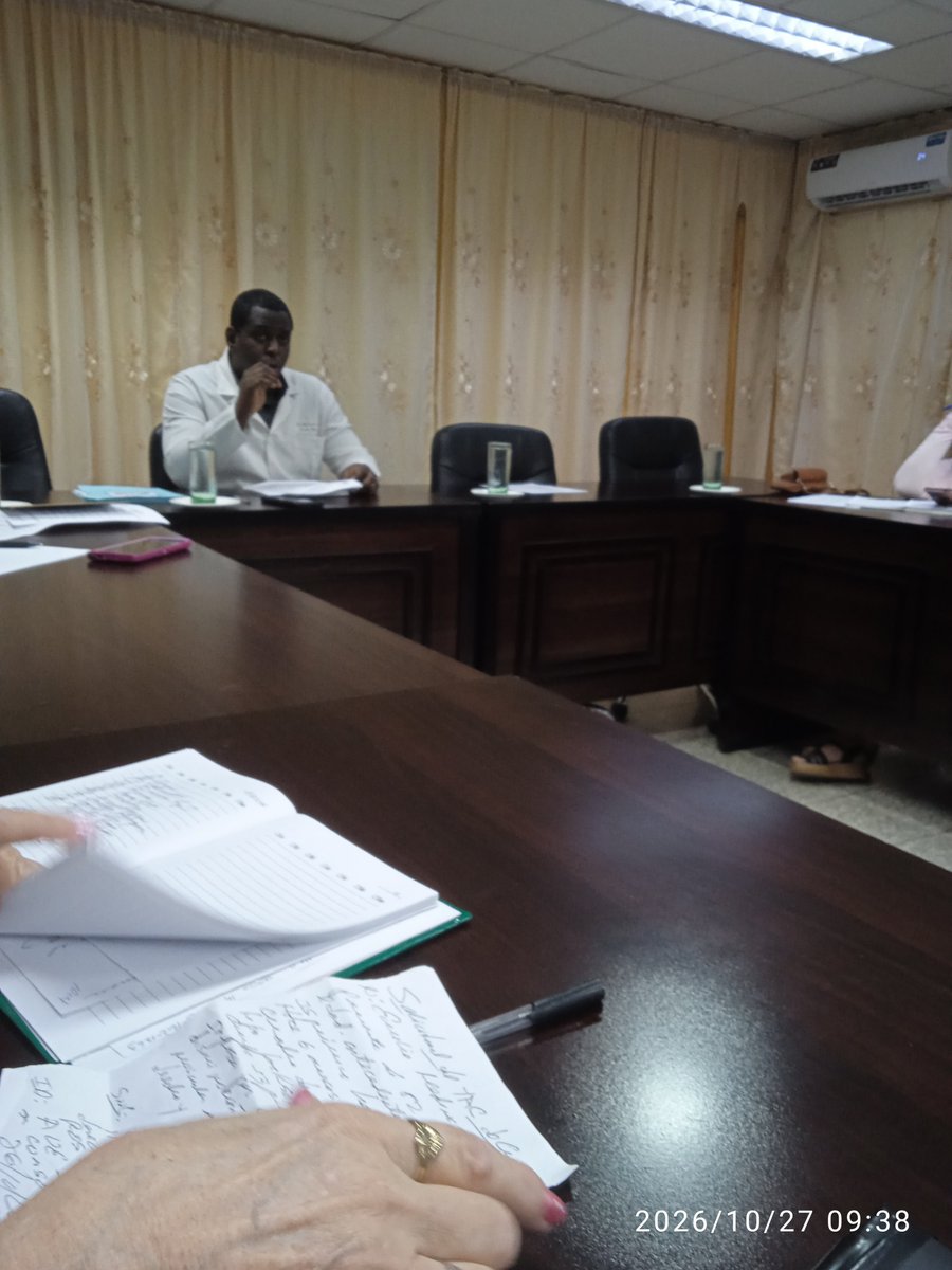 PlutinRoman's tweet photo. Hoy reunido el consejo de dirección del HG D Agostinho Neto de Guantánamo Cuba ; buscando soluciones a los problemas para mejorar la calidad de atención a los pacientes y disminuir los efectos del bloqueo genocida de los Estados Unidos # ViVA Cuba https://t.co/BrjM83Gvqc