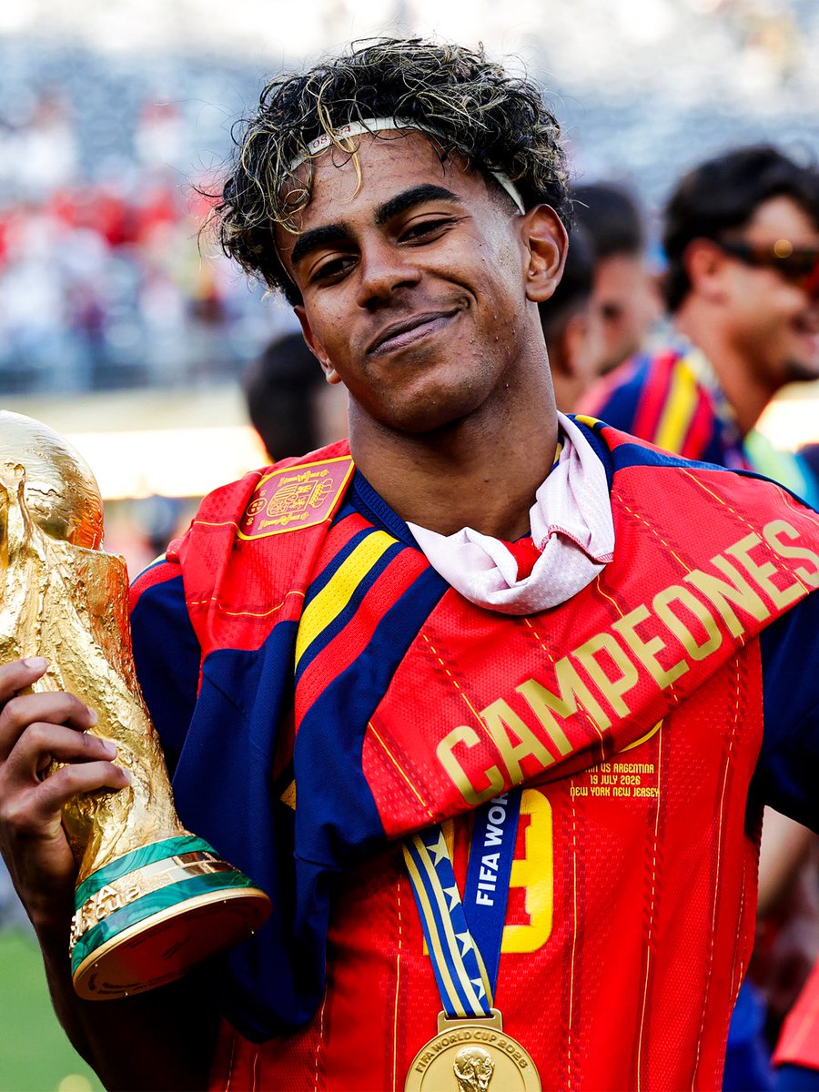 FIFAWorldCup's tweet photo. 100 days ago 🏆🇪🇸

#FIFAWorldCup https://t.co/xfV2dTZ0YI