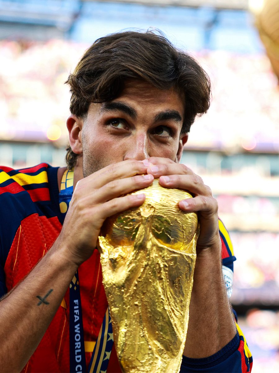 FIFAWorldCup's tweet photo. 100 days ago 🏆🇪🇸

#FIFAWorldCup https://t.co/xfV2dTZ0YI