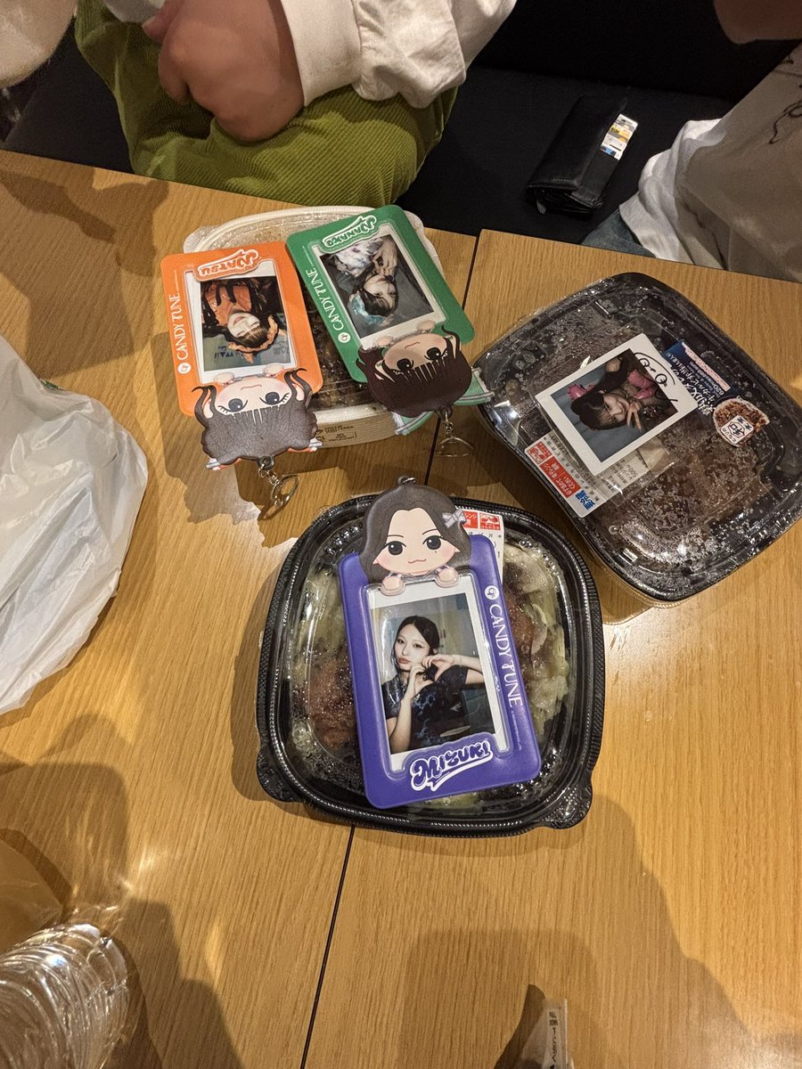 sapopo077's tweet photo. 愛知遠征最後ののチェキ飯 https://t.co/lKzbFw6tvf