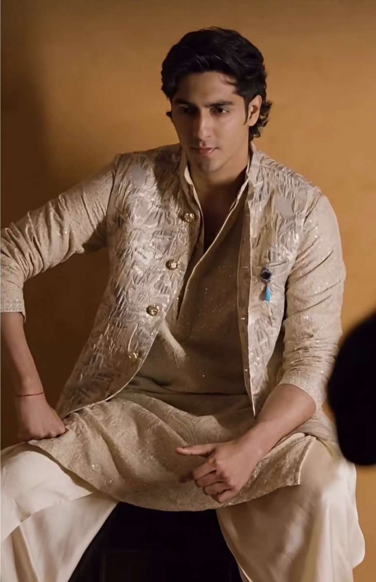nila4807j's tweet photo. Main isko kha jaaun 💋💋💋
#AhaanPanday https://t.co/AXH2E4Tpu1