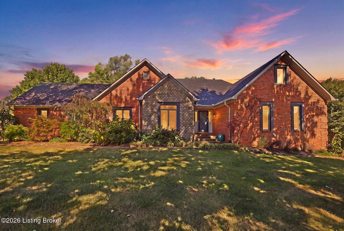 smithclick's tweet photo. Price reduced: 1458 St Andrews Dr, Shelbyville, KY is now $584,900. 4 beds, 3 baths, 2,795 sq ft beside Shelbyville Country Club. 🏡
https://t.co/p12nAvCNXP https://t.co/oRubplG9cO