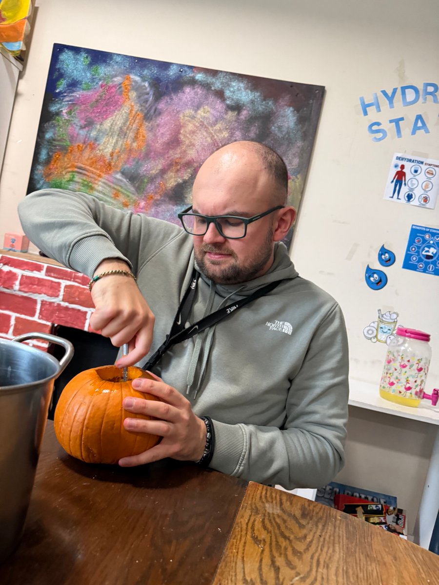 Northern_HC's tweet photo. The team at Kirk House got into the autumn spirit with a fun pumpkin carving session! 🎃 A great way to get creative, connect and celebrate the season together.

#WeAreNHC #SupportedLiving #Halloween #Pumpkin https://t.co/4YUoiEeJNP