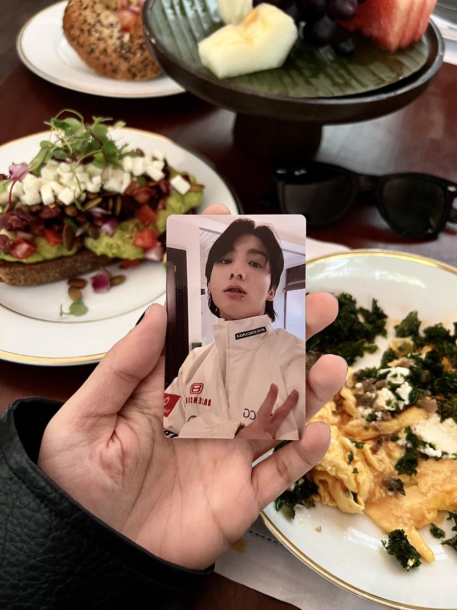 arik0_0k's tweet photo. tomando café com o meu jungkook https://t.co/1J4pFXIHGr
