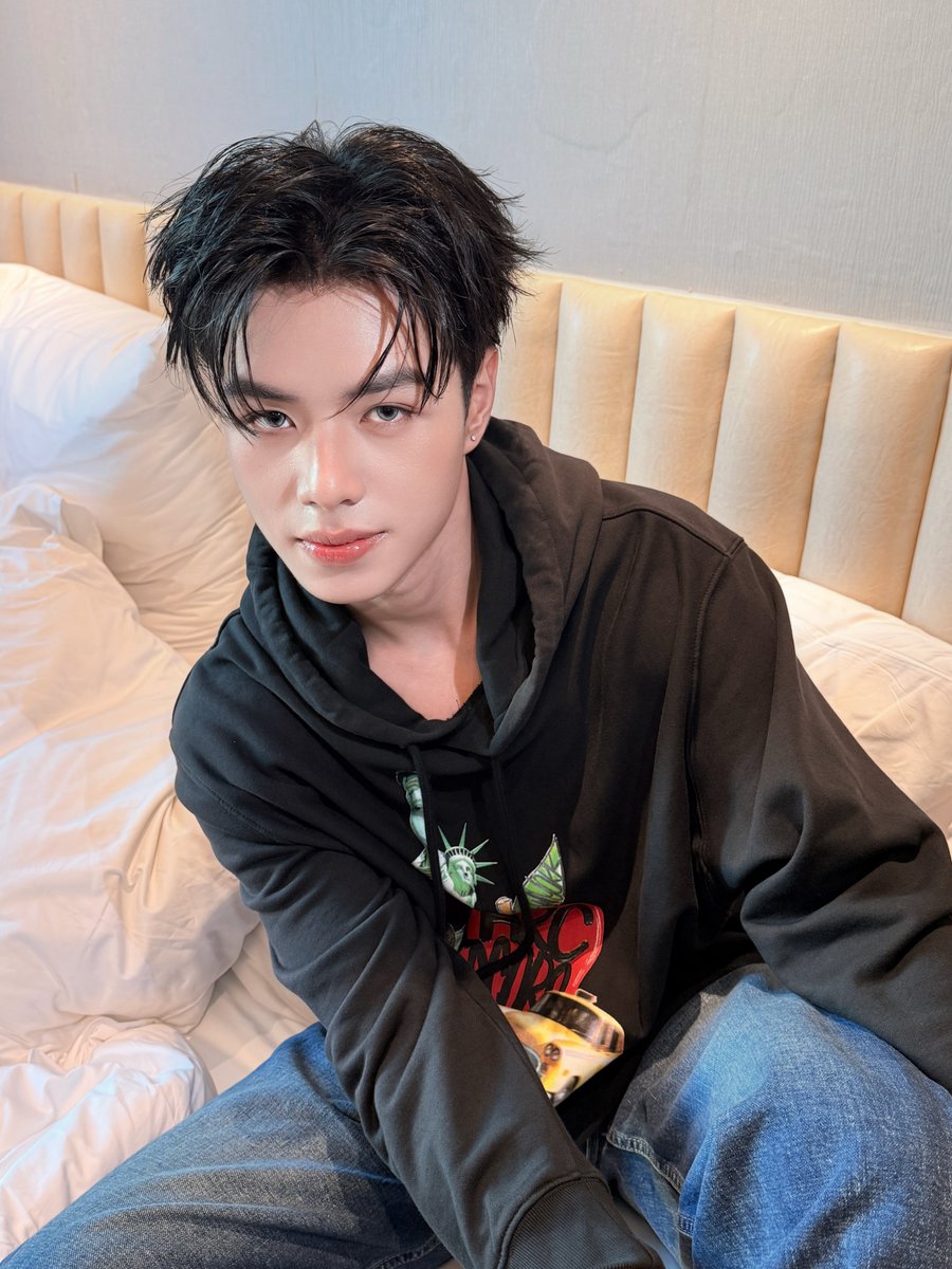 aungpaoos's tweet photo. 😼🤏🏻

AUNGPAO X MARC JACOBS
#20aungpao
#MarcJacobs #MarcJacobsTH https://t.co/e7D7r1CdLN
