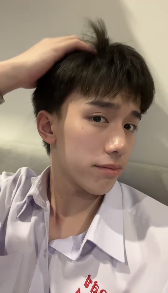 dhi_dhhi's tweet photo. ฮีโร่น่ารักมาก หล่อมากอะ (˃̣̣̣̣︿˂̣̣̣̣ )♥
#heroaschawin ෆ⸒⸒  @heroaschawinn ☆ https://t.co/AqRKtB2I9X