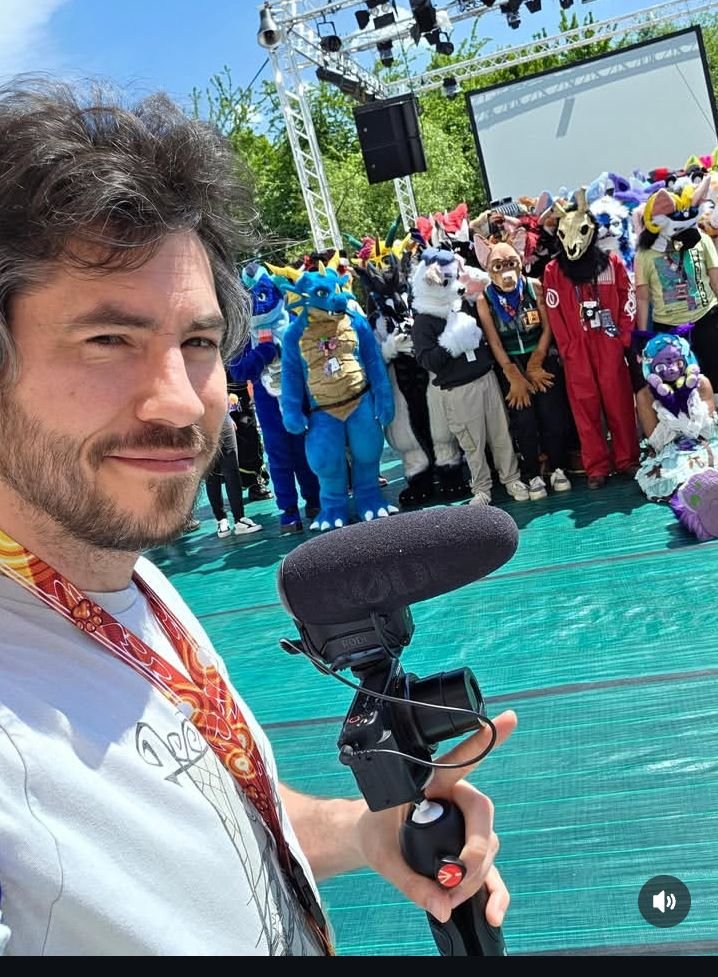 YohanProdev237's tweet photo. @E2LaCaf Nous sommes déjà en place pour tout filmé. Ça sera très salé https://t.co/DkCkeaAPXX